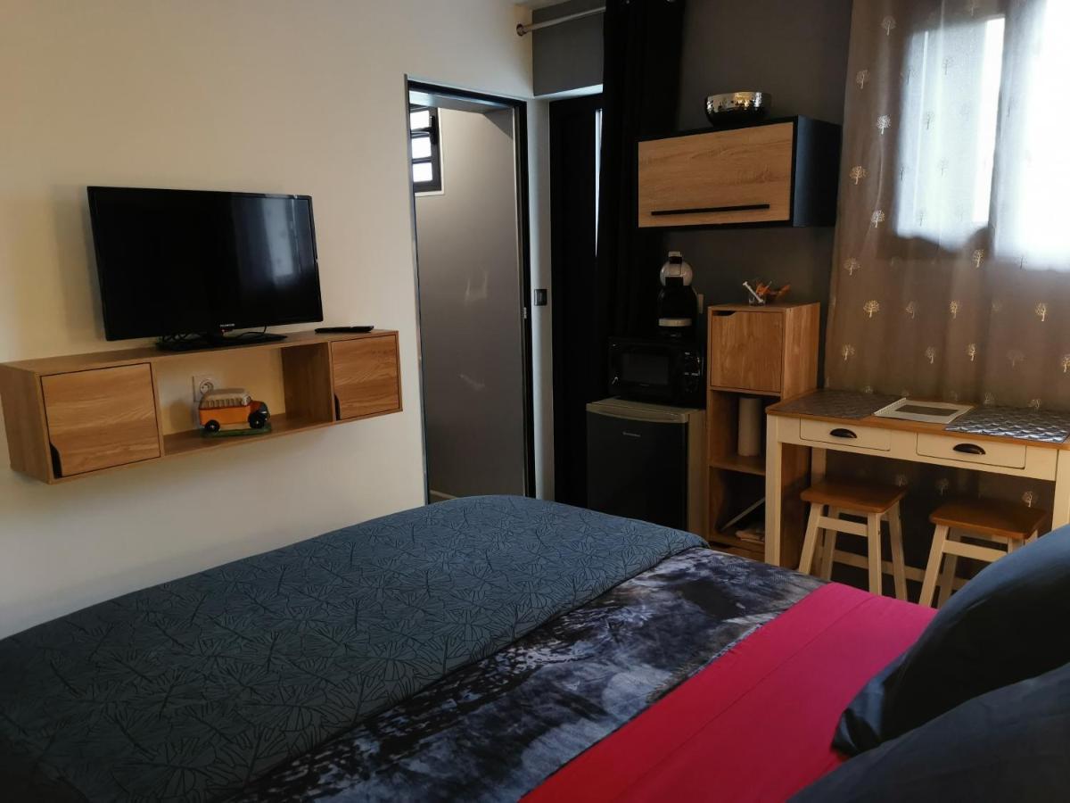 Hostal 170 Room 15 Service Appartement Le Tampon Dış mekan fotoğraf
